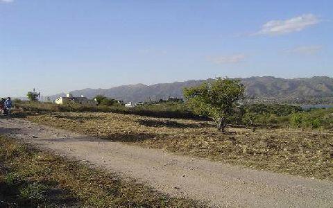 GRAN LOTE CON VISTA AL LAGO A 10´ DE CARLOS PAZ