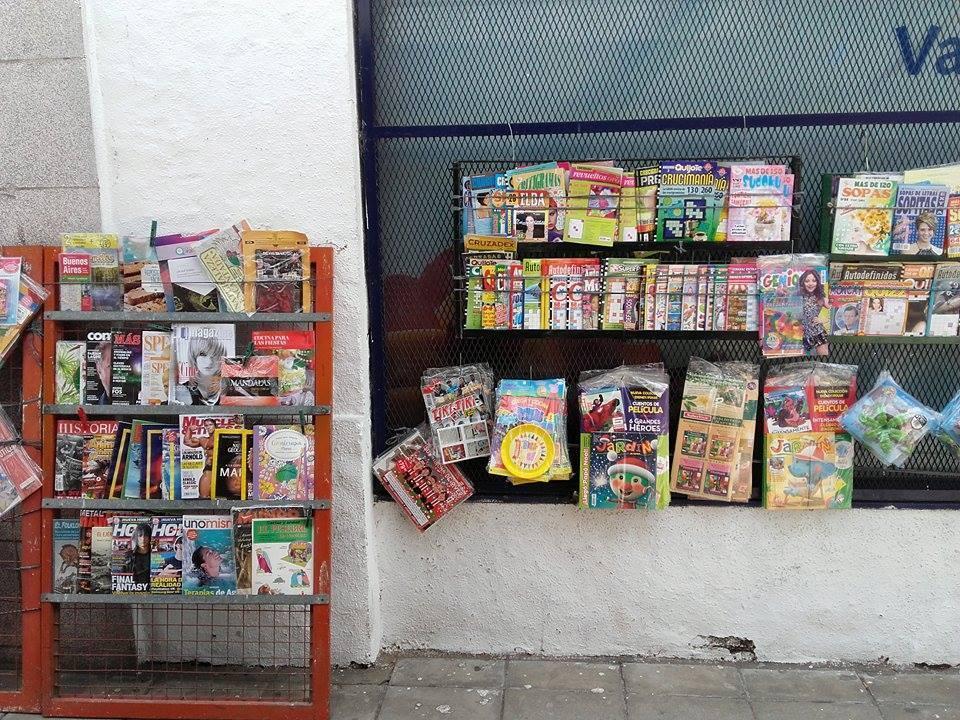 Dueño vende puesto de diarios y revistas con reparto