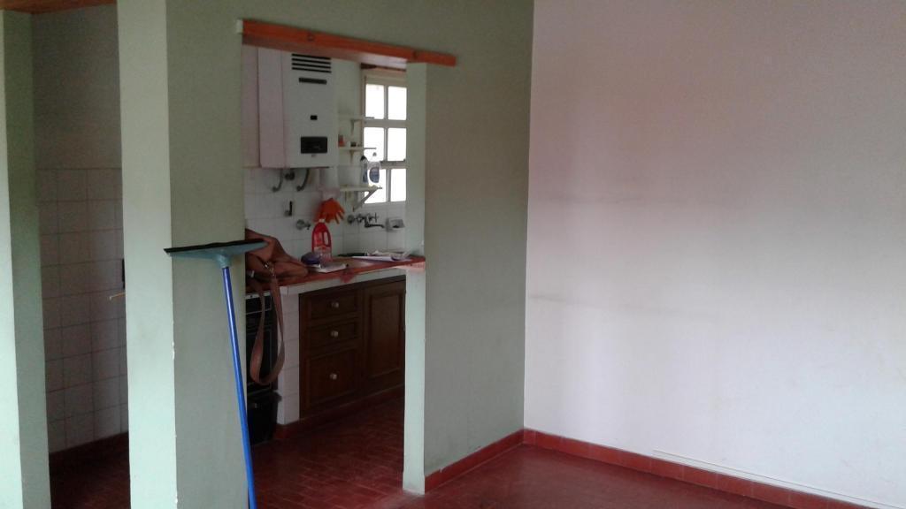 29 entre 43 y 44 departamento 1 2 dormitorios con entrada de auto $4800.00