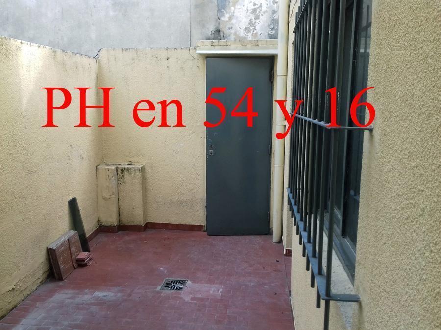 PH en 54 y 16 1 dormitorio sin expensas