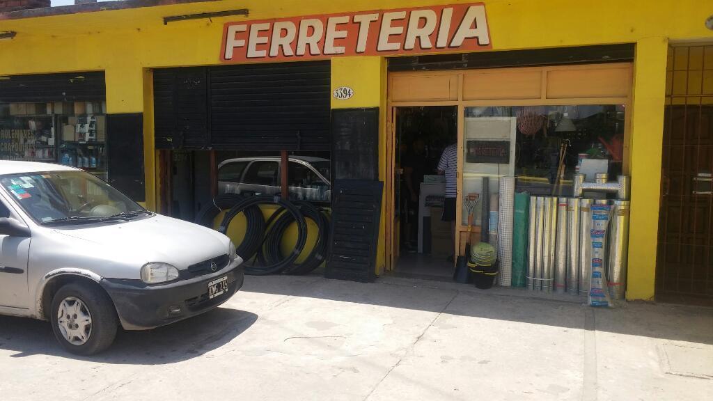 Venta de Locales con Todos Los Servisios en Esquina