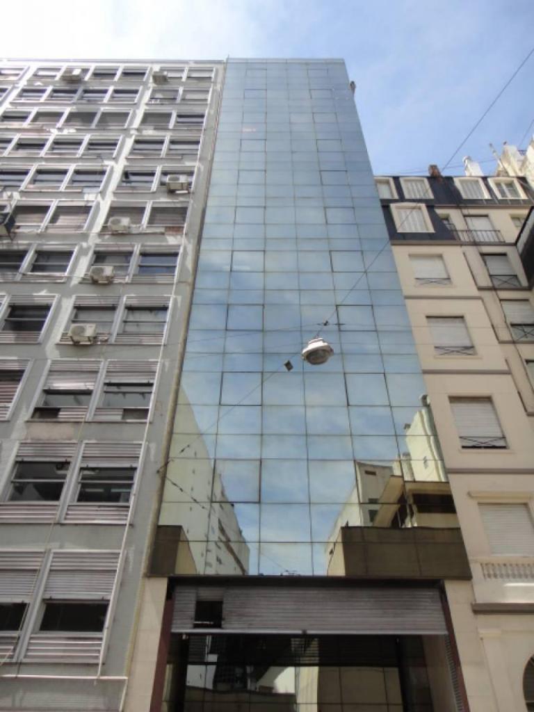 Paraguay 300 y Av. Alem Piso 200 m2 Edif. Courting Wall 2 COCHERAS