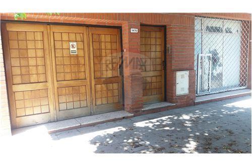 Venta 2 viviendas con local comercial en Barracas