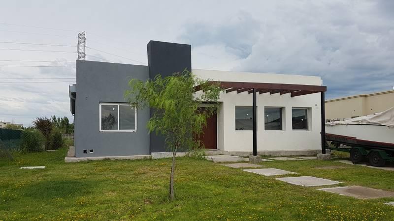 Casa en venta en barrio San Gabriel . Villanueva