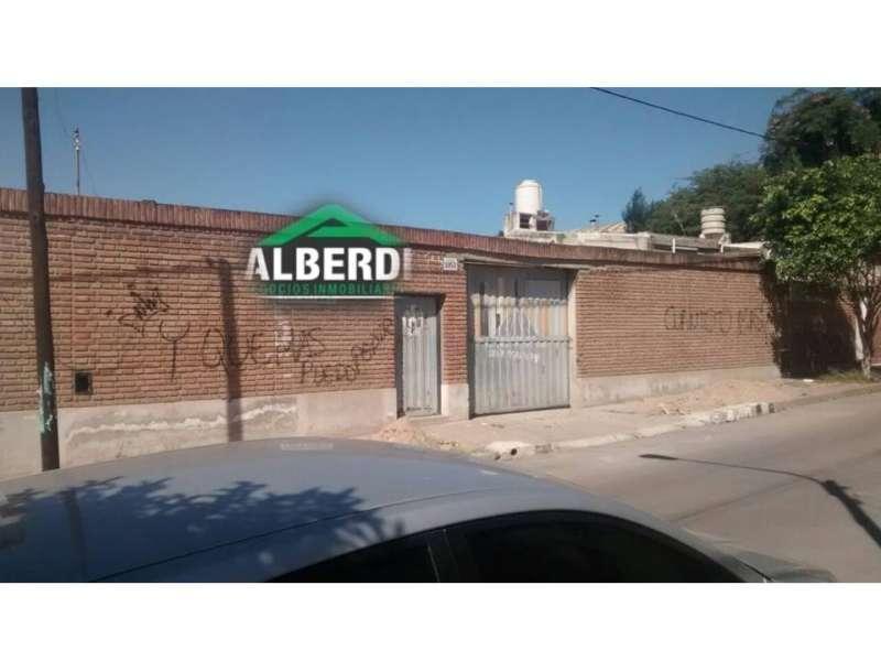 Salon Ampl. ALQ a Mts Av. Pueyrredon