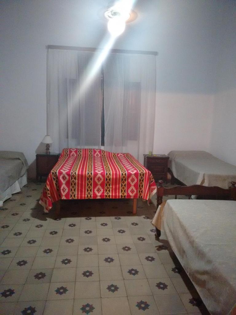 Alojamiento temporal 5 personas a 2 del río y a 3 plaza Folklore