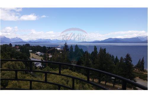 Casa en venta en Bariloche, con vista al lago