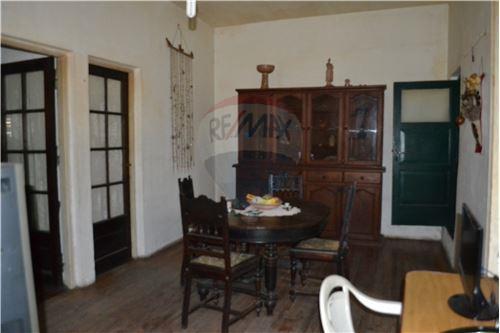 CASA CON LOCAL EN VENTA DE 3 DORMITORIOS EN BERISS