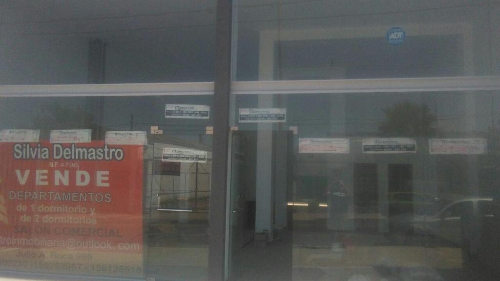 Amplio local en Julio A. Roca 900 exelen