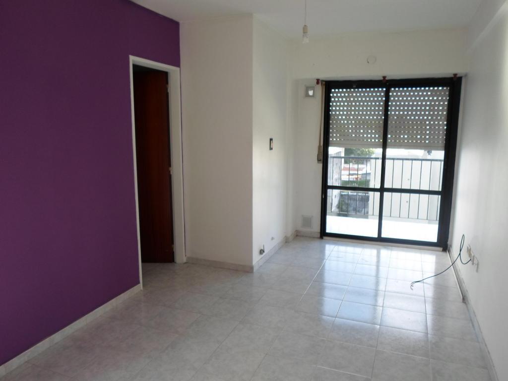 3 y 60 UN DORM. BALCÓN y cochera $5000!!!!