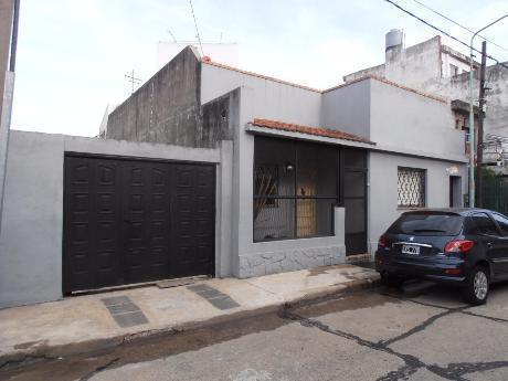 Casa en venta en Villa Sarmiento