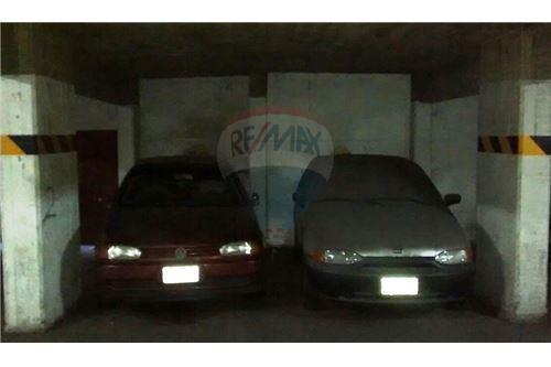 Vendo cochera doble..macrocentro