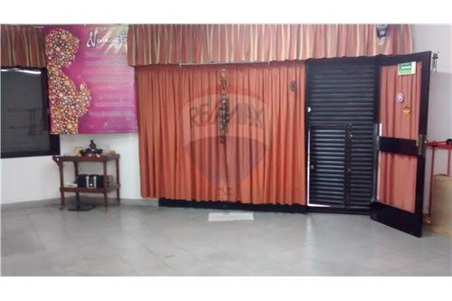 VENTA Local comercial en esquina