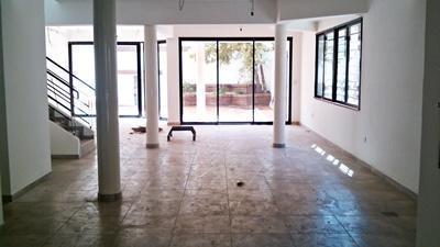 Local en Alquiler en ,  $ 50000