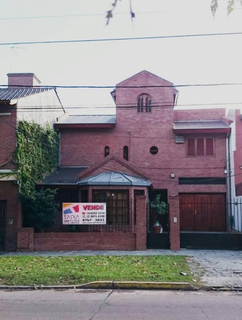 Excelente Casa en venta en Martín Coronado