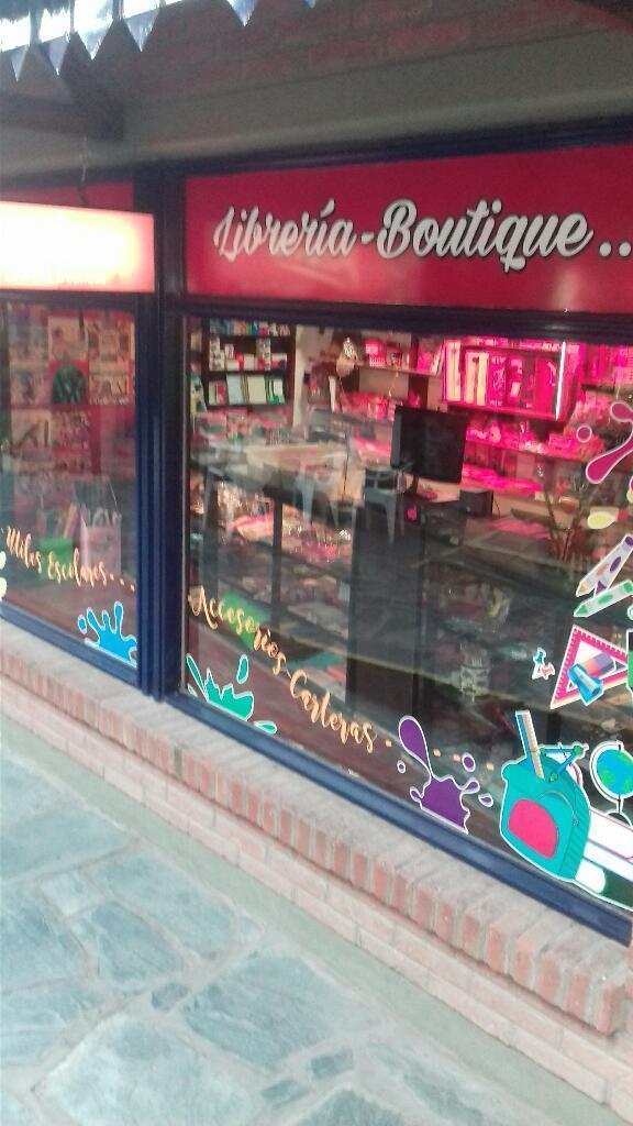 Vendo Espectacular Libreria en La Falda