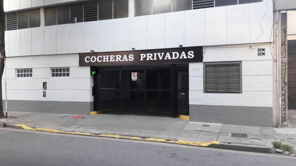 Cocheras privadas en Alberti 200