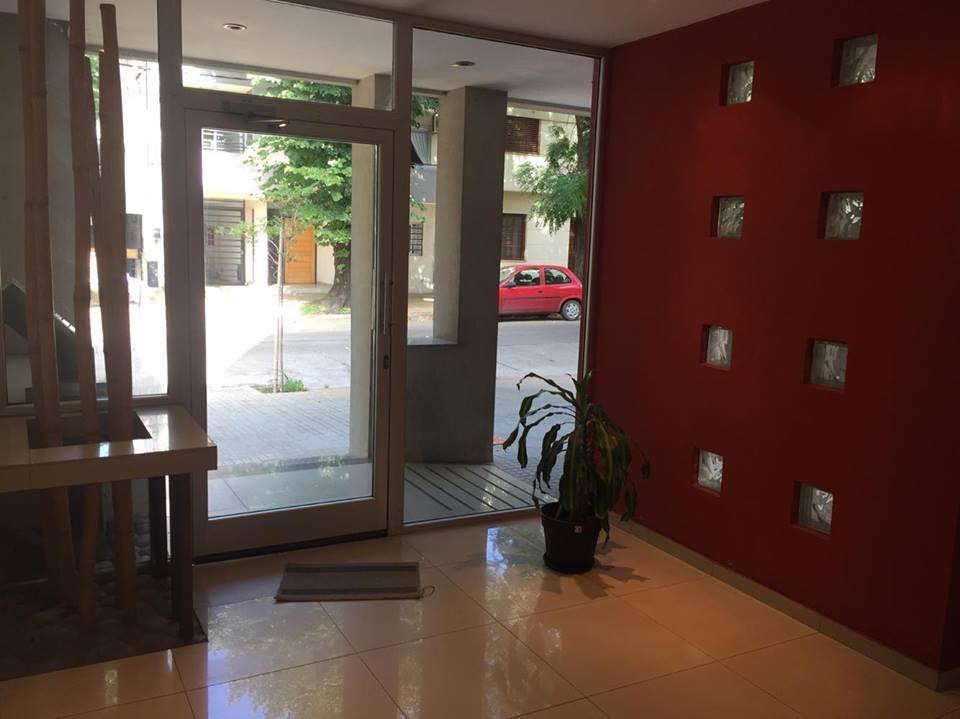 Se ALQUILA EXCELENTE DPTO EN 26 Y 64