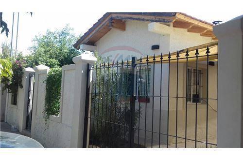 Venta casa en Barrio Semiprivado Carrodilla