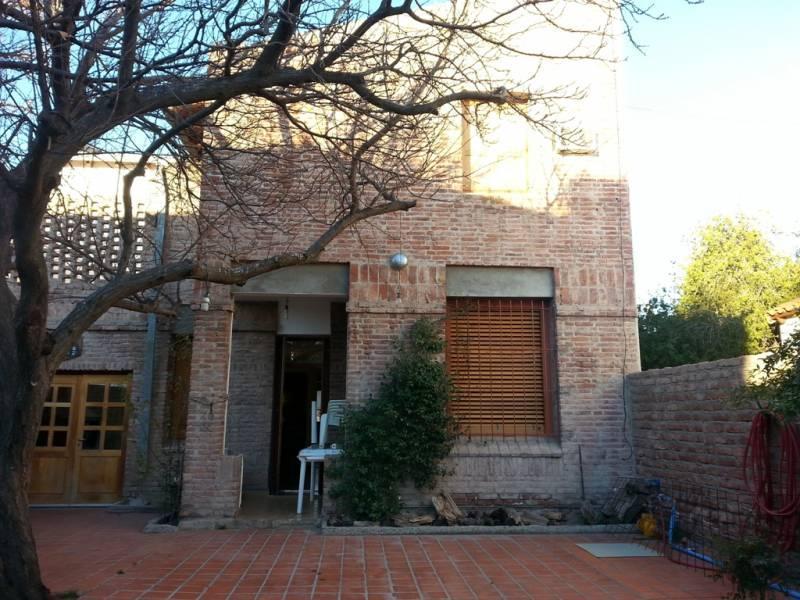 Casa Nivel Gerencial de 3 Dorm. en 3 plantas