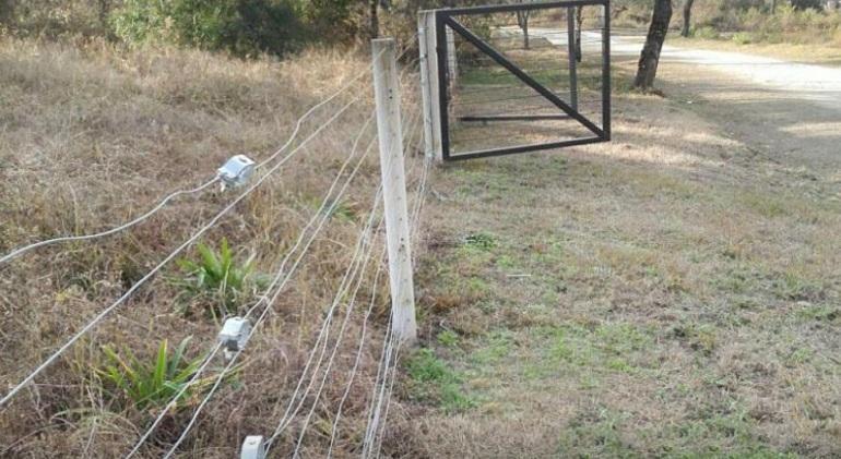 VAQUEROS VERTIENTES LOTE 1.300 m2 con algunas plantas frutales y cerco perimetral