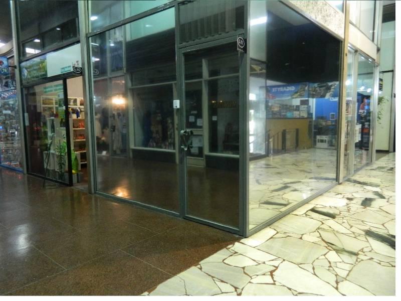 Local en venta en galería Av. Cabildo 20m2