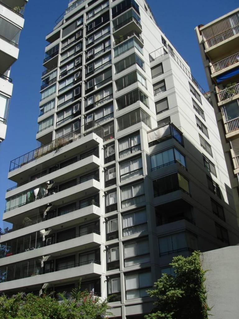 Departamento torre con balcón terraza 2 cocheras gastos bajos