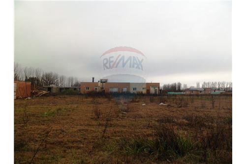 VENDE terreno subdividible en Fernandez Oro 1000 m