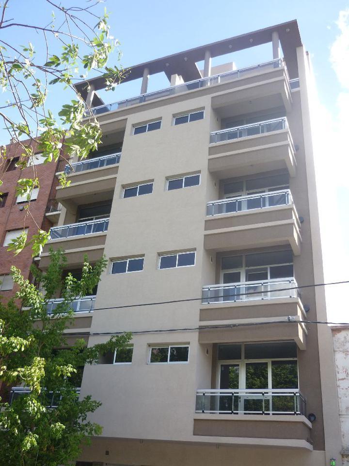 Departamento en alquiler de 1 Dormitorio  Calle 13 E/ 63 y 64 Dacal Bienes Raices