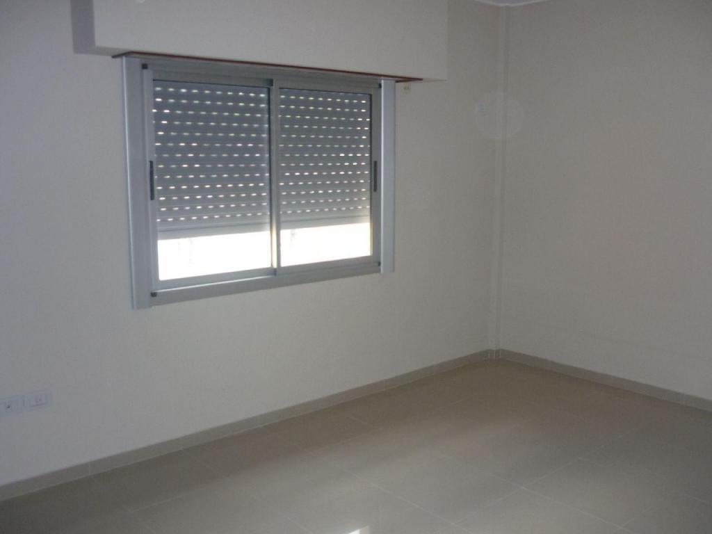 Departamento en alquiler de 1 Dormitorio  Calle 13 E/ 63 y 64 Dacal Bienes Raices