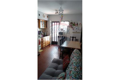 ALQUILER. Dpto de pasillo.1 dormitorio. Duplex