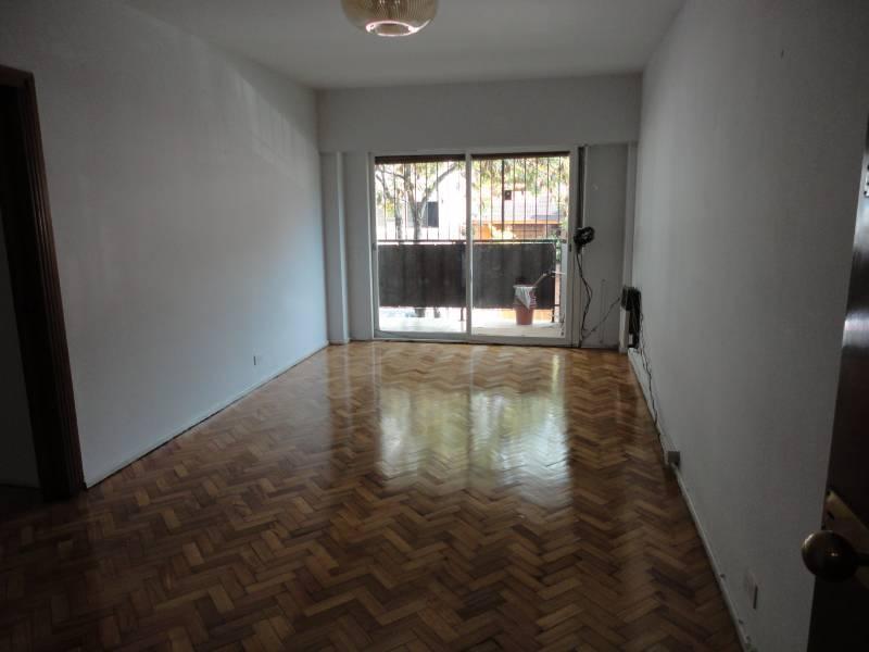 departamento de 3 ambientes con balcon al frente en excelente zona