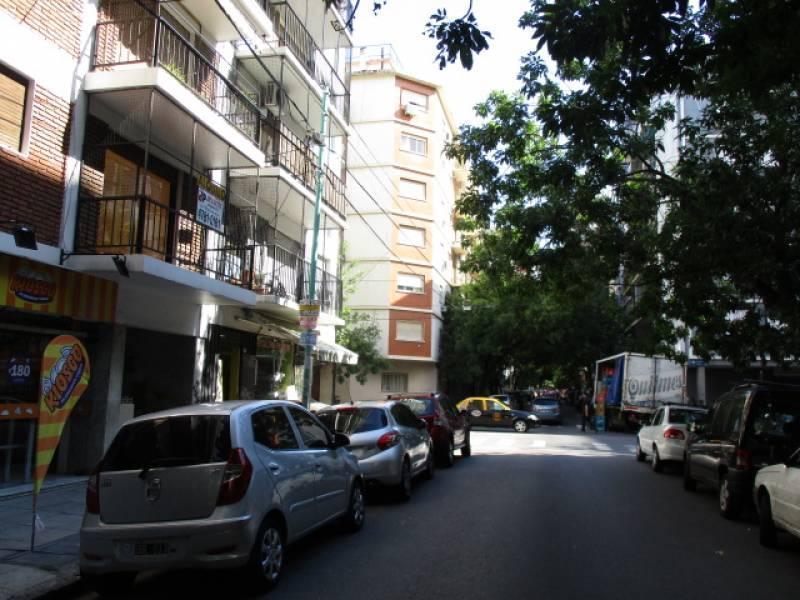 Olazabal 2500 y Amenabar 2 amb c/balcón y patio Excelente ubicación