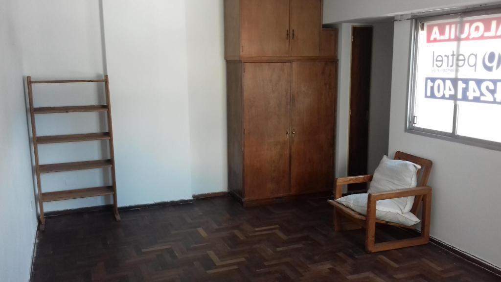 ALQUILER MONOAMBIENTE LA RIOJA 80