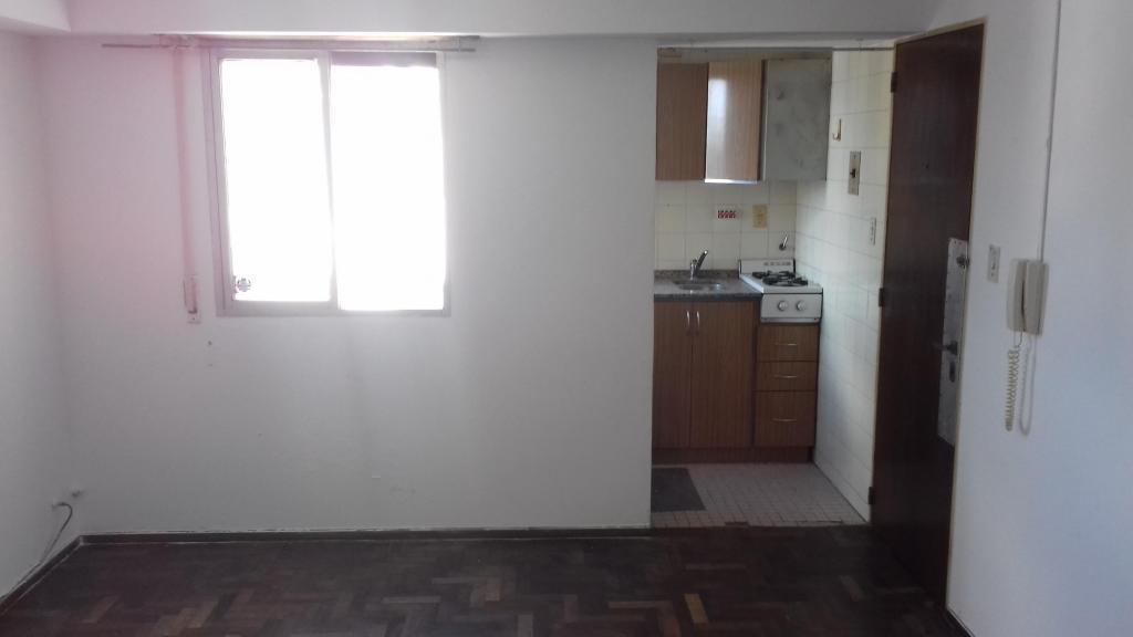 ALQUILER MONOAMBIENTE LA RIOJA 80