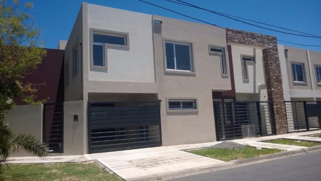 U$D 155.000 Casa en Venta Lucero 1100