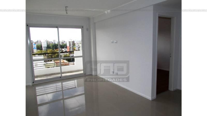 Córdoba y Constitución Ultimo Dpto de 1 Dormitorio Externo. Posibilidad cochera. Vende Uno Propiedades