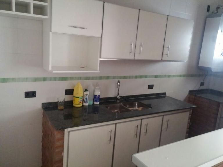 3 ambientes a ESTRENAR con cochera p/ autos, 2 baños y patio