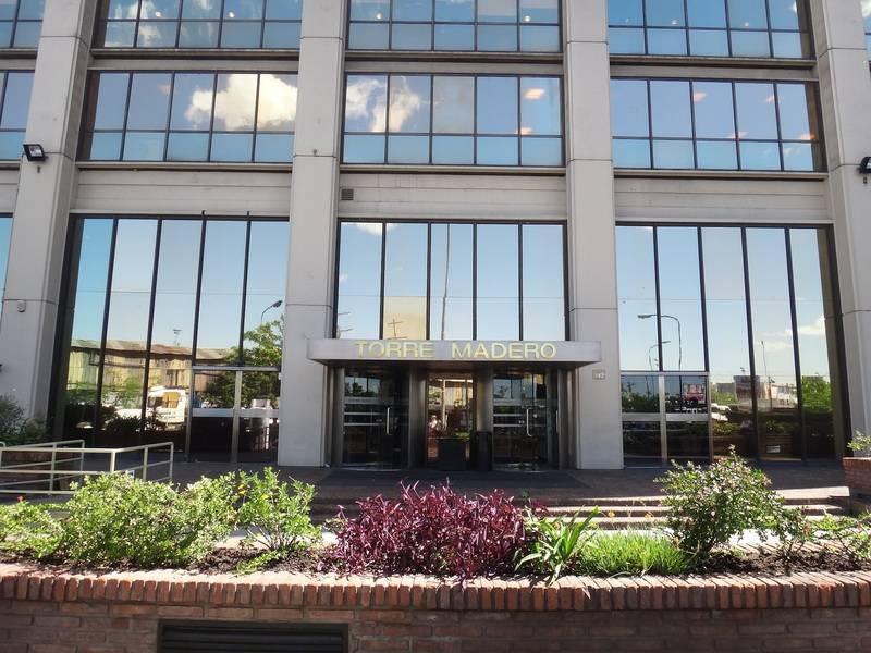 Alquiler oficina  piso completo y 4 cocheras