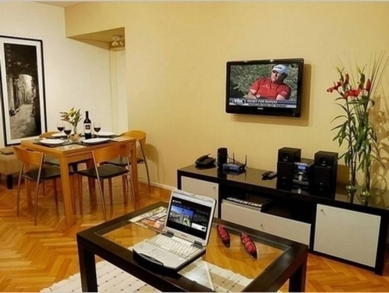 BARRIO NORTE 2 AMBIENTES AL FRENTE CON BALCON