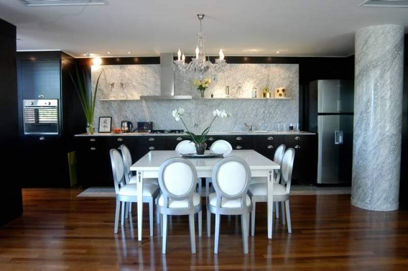 Impresionate Departamento Totalmente amoblado con cochera . Edificio La Porteña