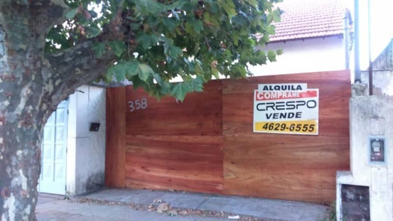 Galpon de 400m2 mas chalet 3 ambientes al frente