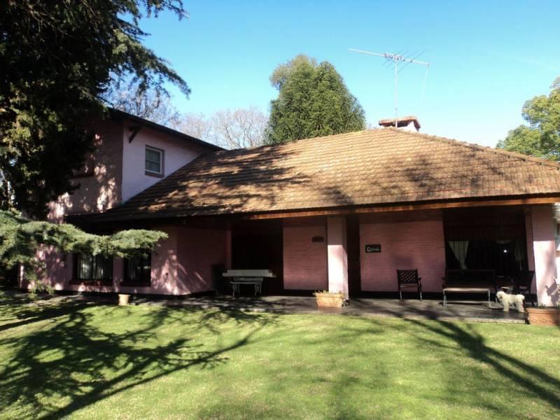 Casa en Alquiler ubicado en Argentino Golf Club