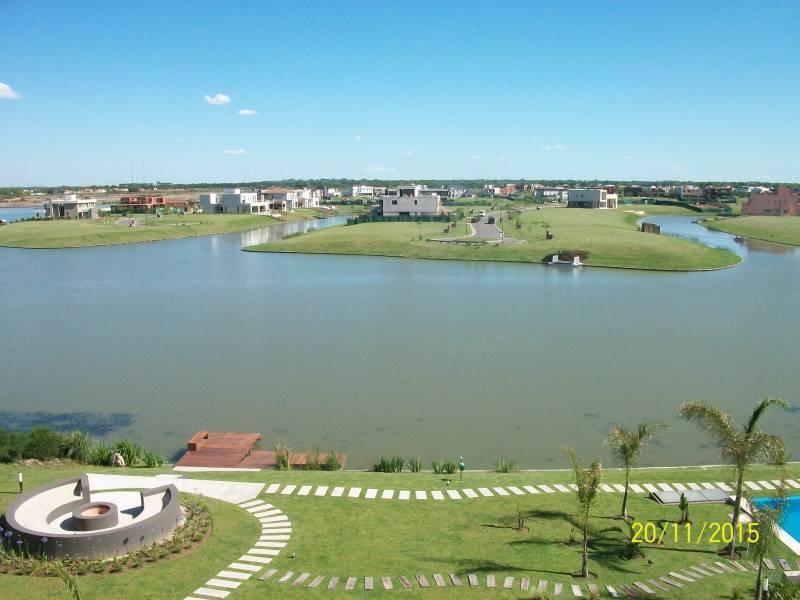 Impecable departamento a ESTRENAR de 2 ambientes al agua