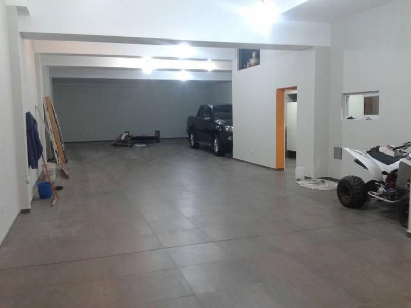 Excelente local de 200mt2!!! A estrenar!! Ideal bancos, agencias, farmacias!!!