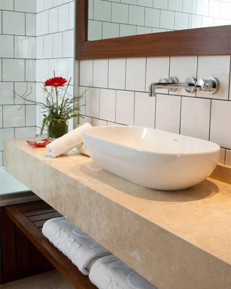 $ 18.000 1 amb Thames 2300