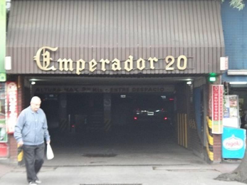 EXCELENTE COCHERA EDIFICIO EMPERADOR 20, CALLE BUENOS AIRES, CIUDAD, CAPITAL, , ARGENTINA