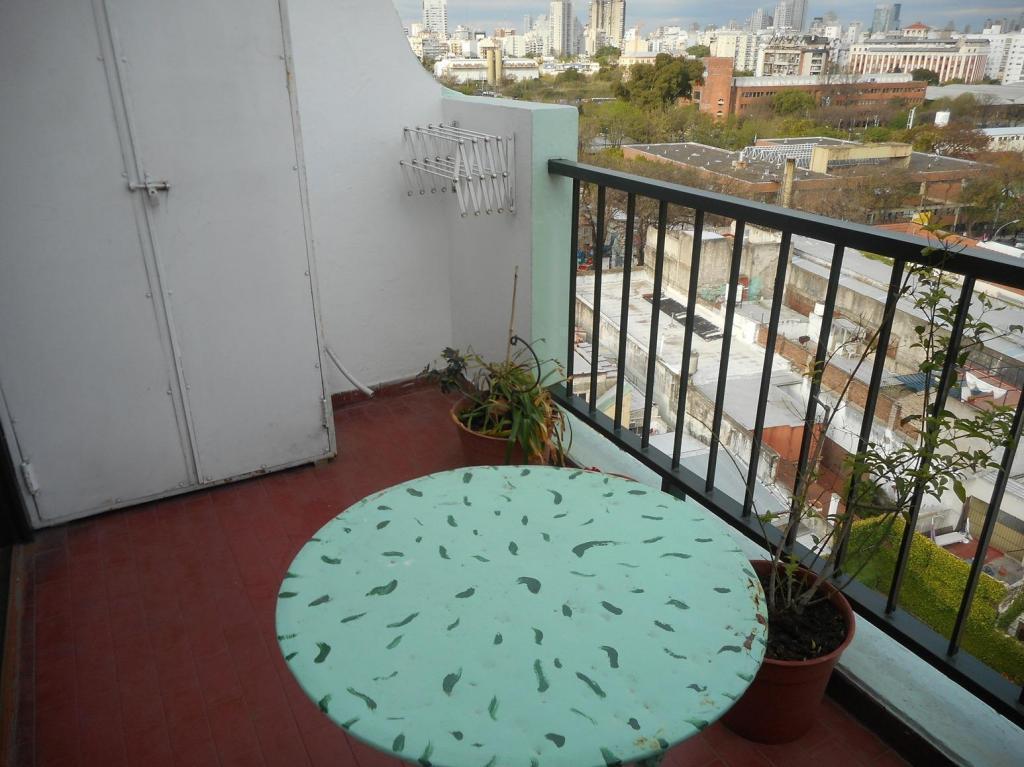 Alquilo Temporario en . Monoambiente con balcón con vista abierta. 2 Pax