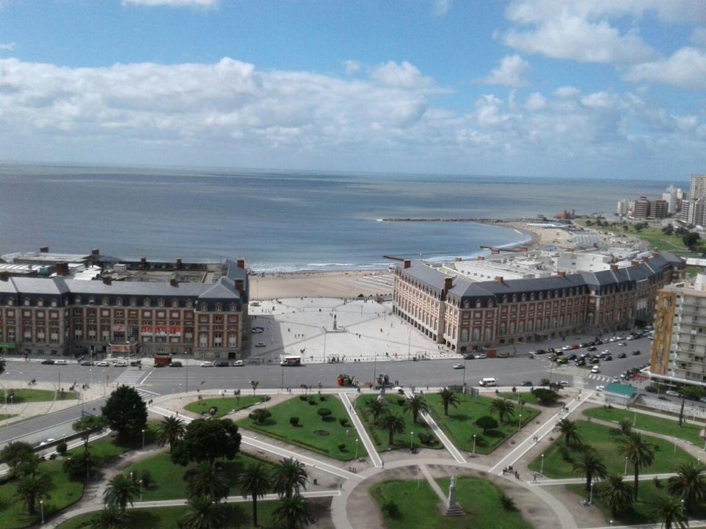 DOS AMBIENTES CON BALCON Y VISTA AL MAR