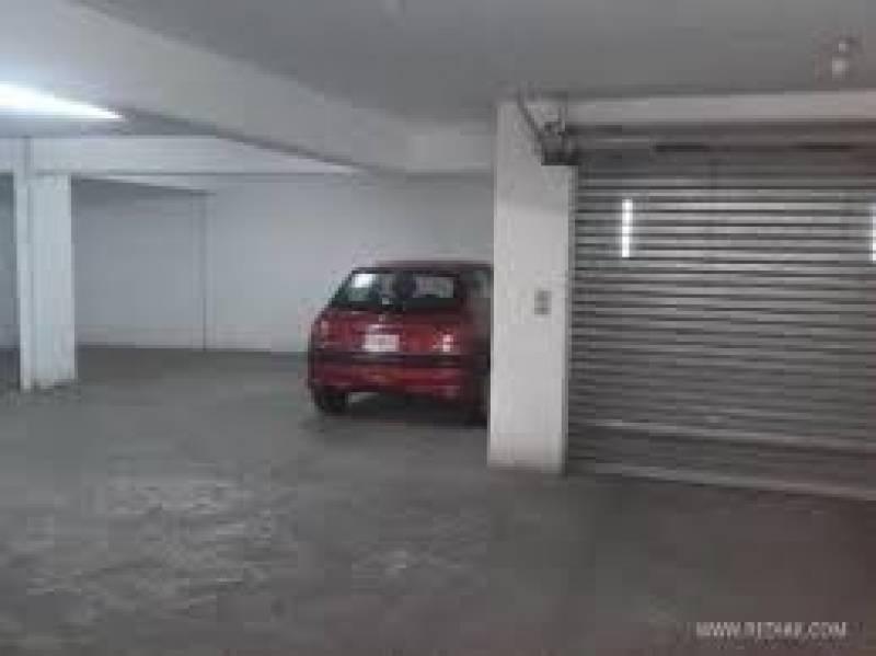 Cochera en venta a metros de tribunales provinciales de